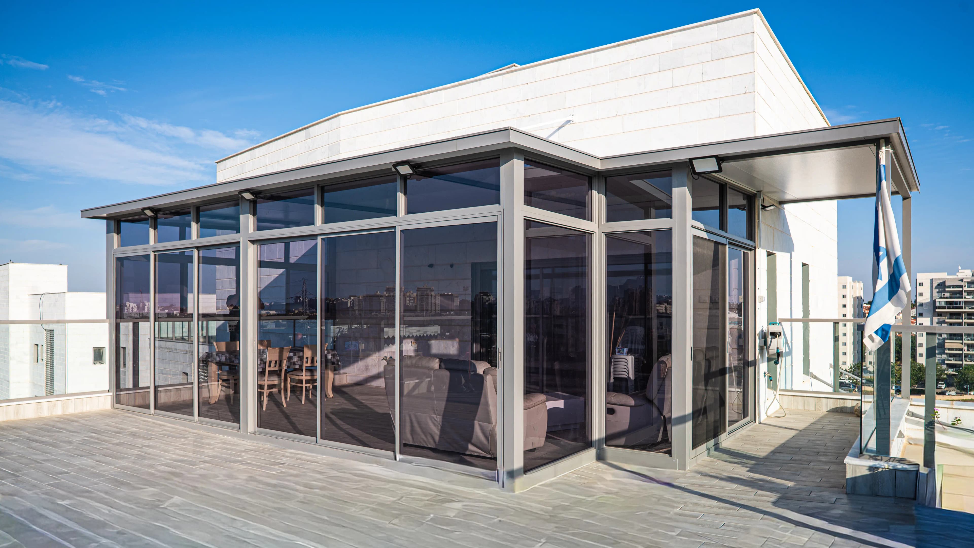 סגירה משולבת אלומיניום וזכוכית - תמונה 3