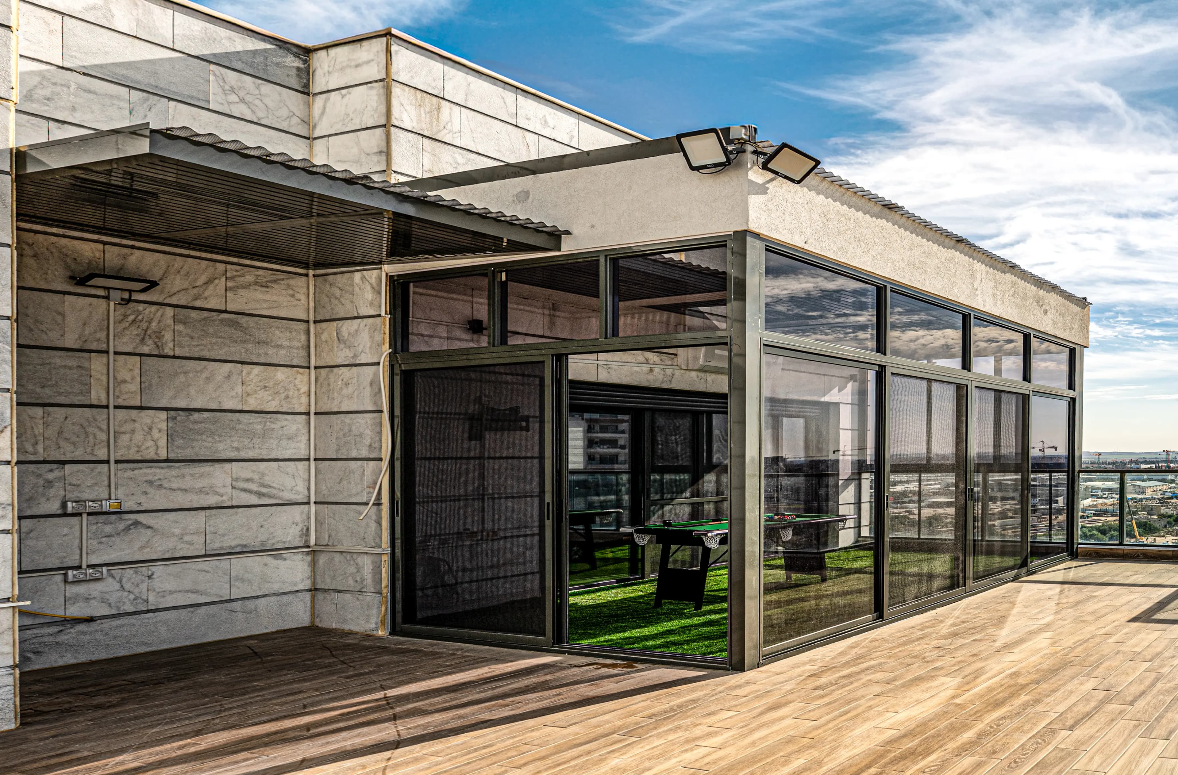 מרפסת שמש מינימליסטית - תמונה 3