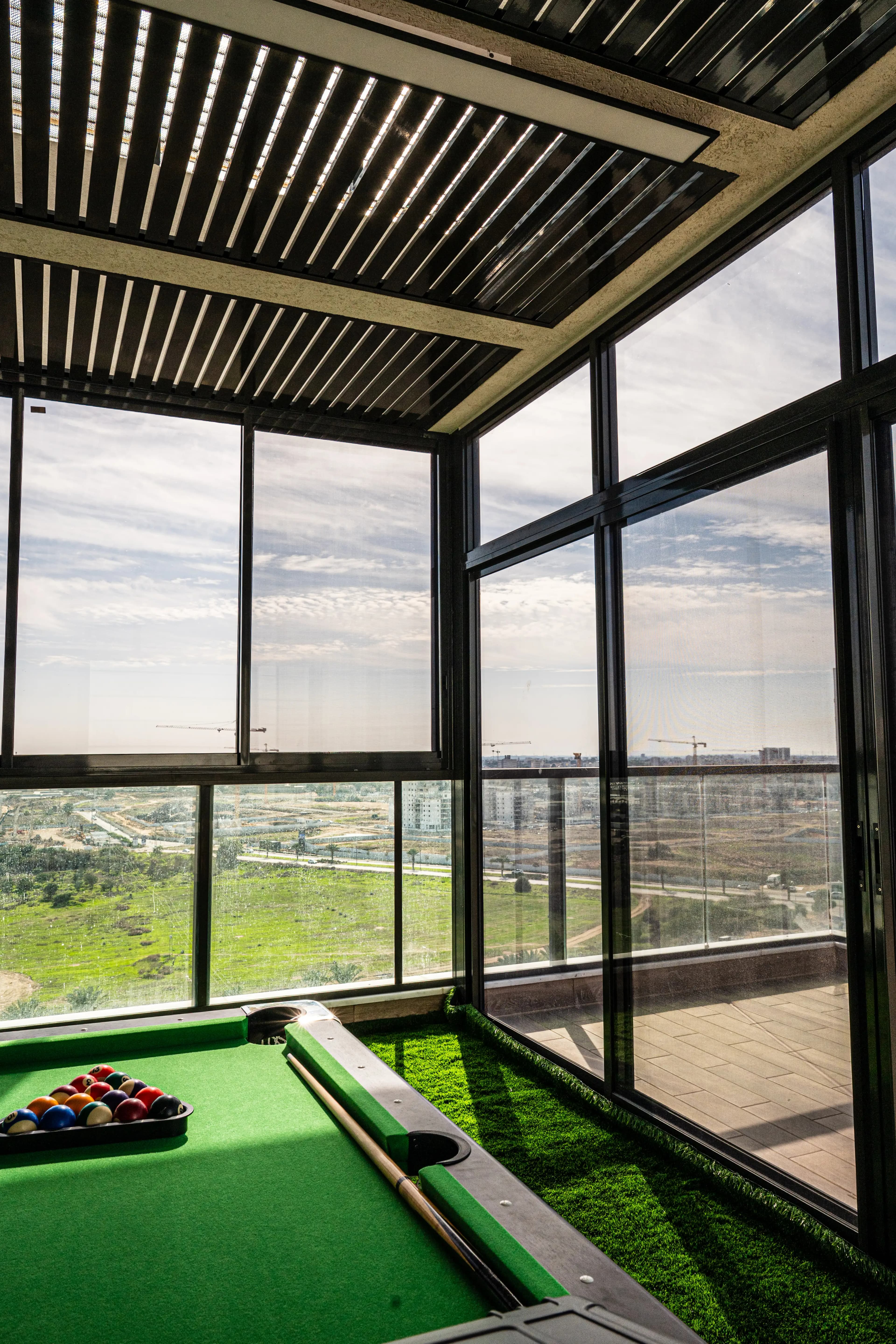 מרפסת שמש מינימליסטית - תמונה 5