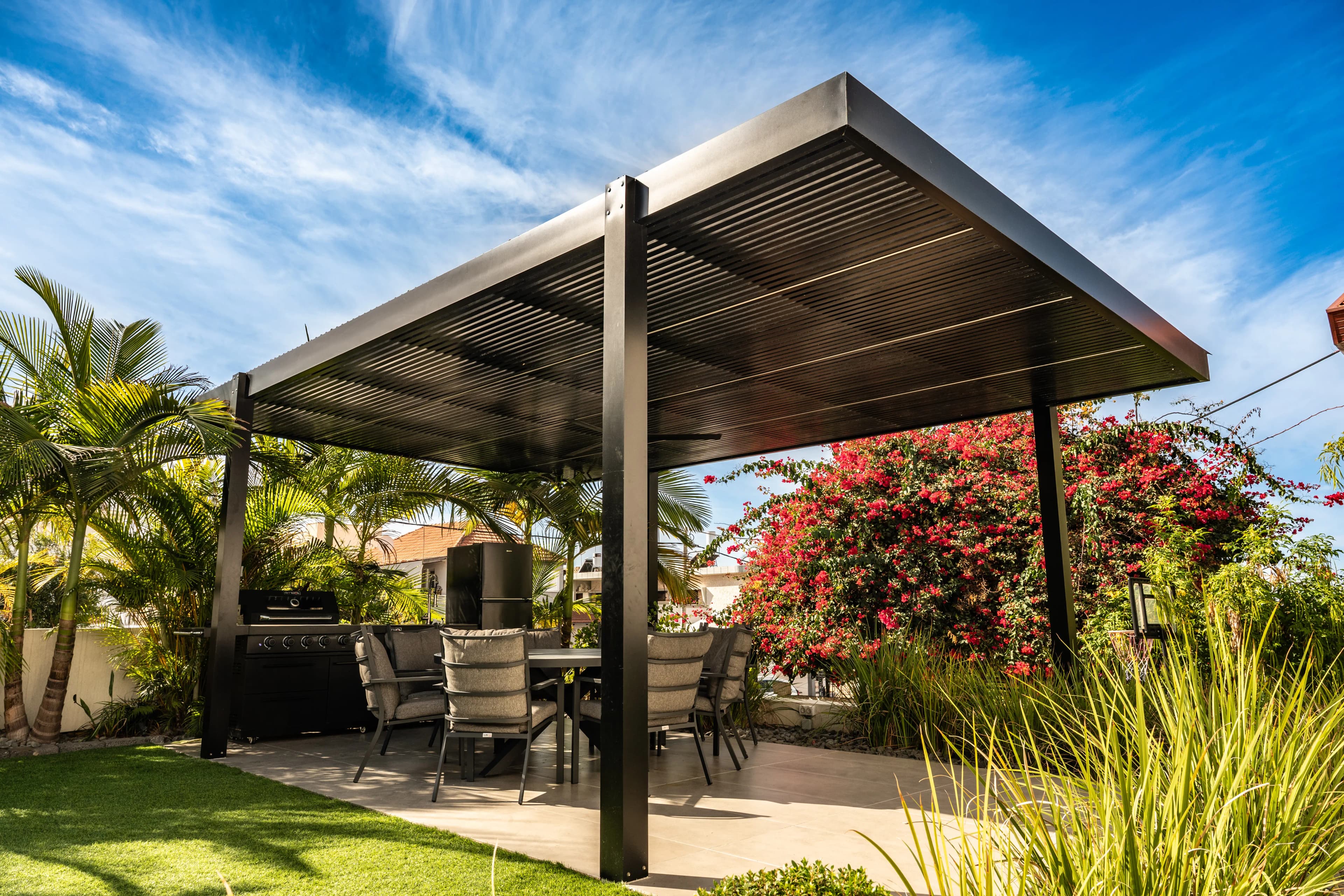 פרגולה שחורה מודרנית - תמונה 11