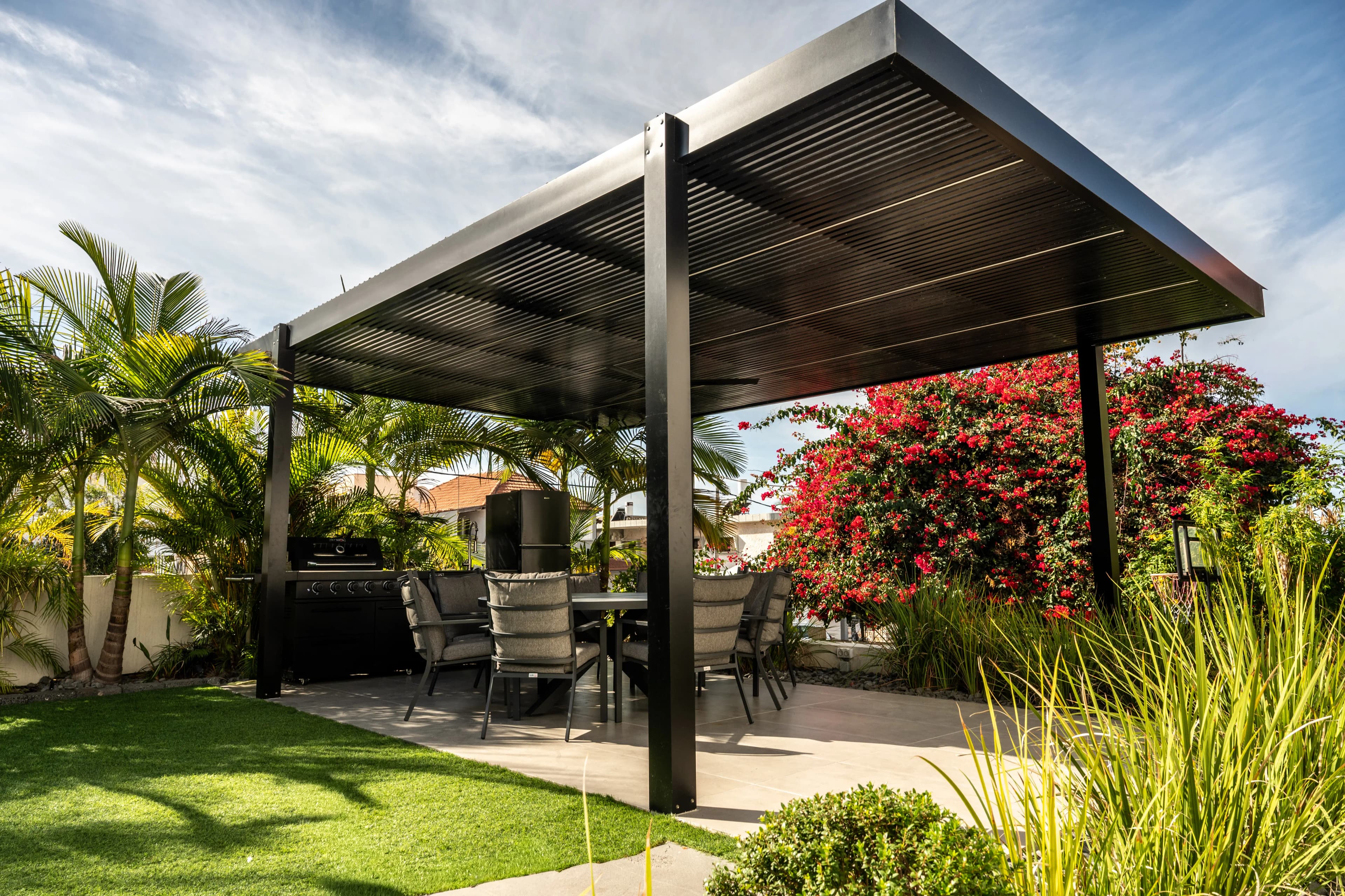 פרגולה שחורה מודרנית - תמונה 14