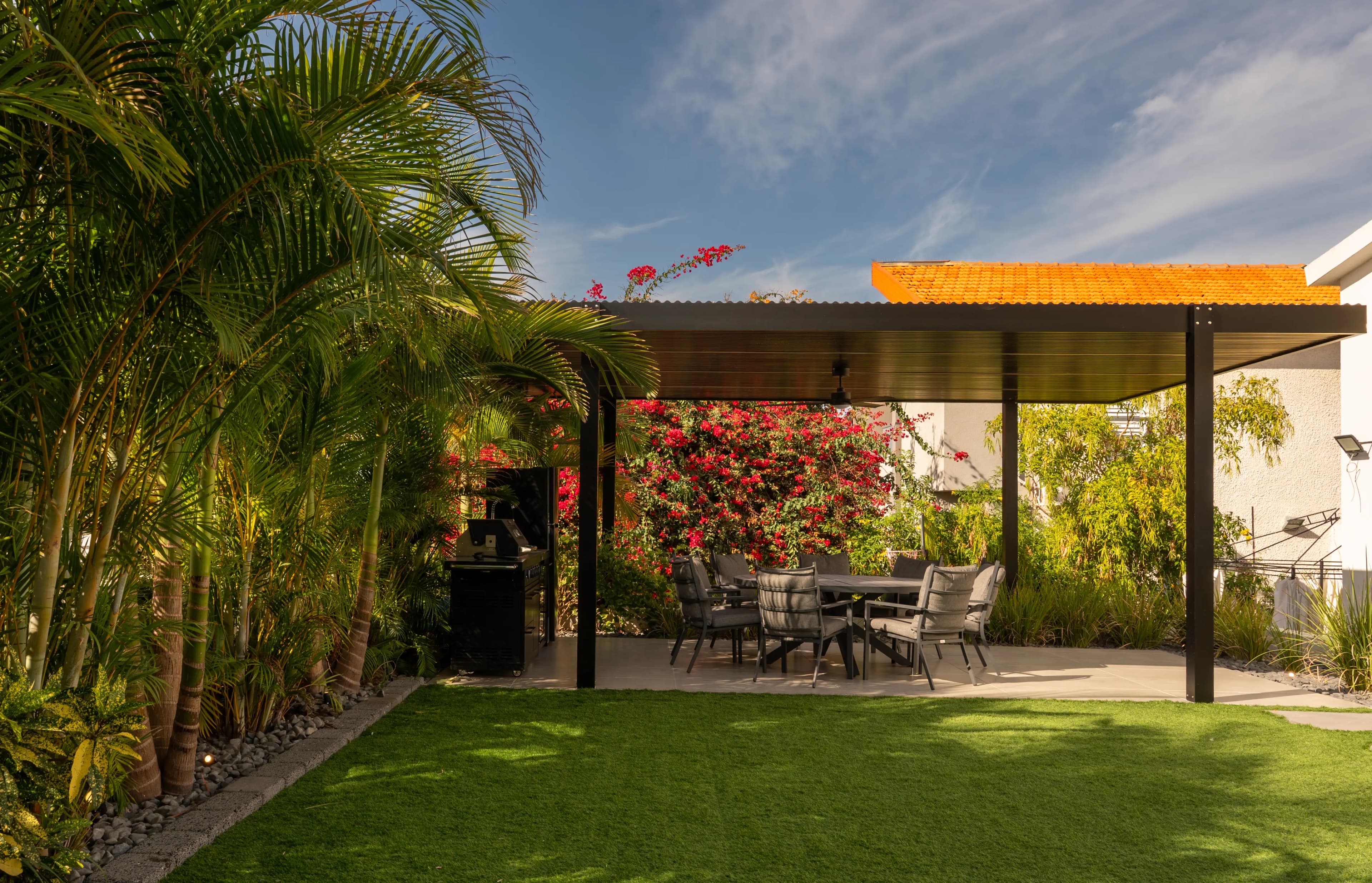 פרגולה שחורה מודרנית - תמונה 16