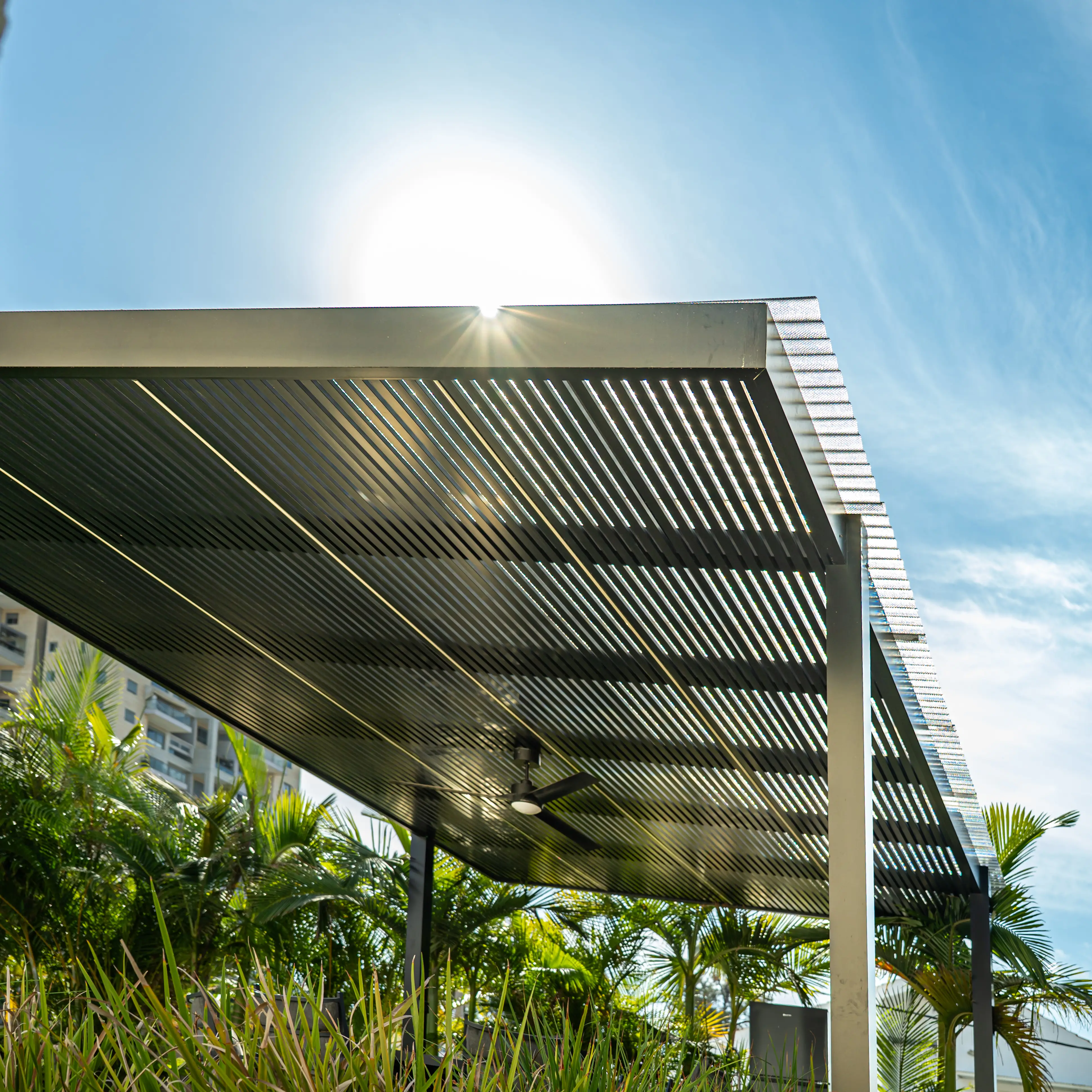 פרגולה שחורה מודרנית - תמונה 21