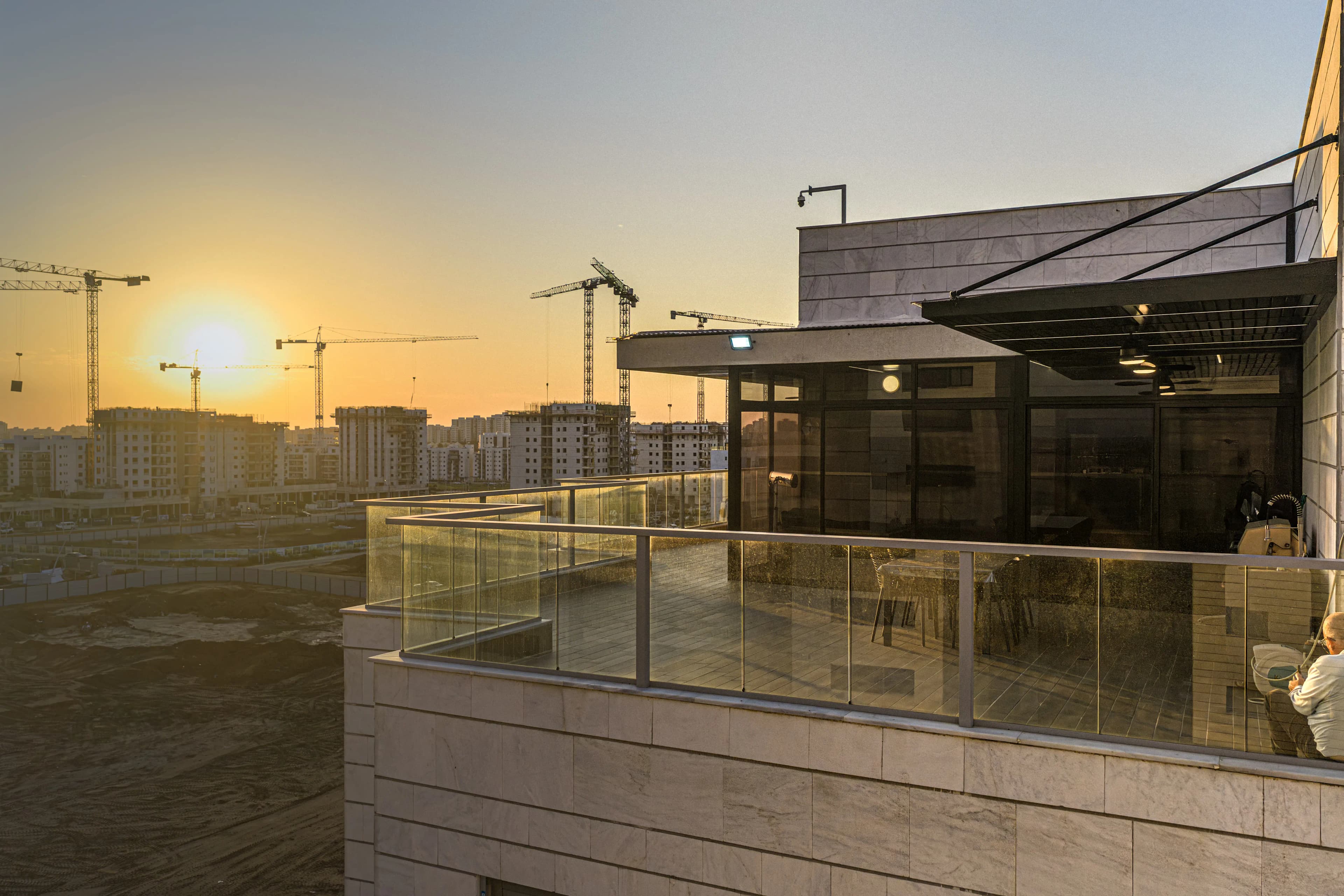 פרגולה עם איוורור ותאורה - תמונה 4